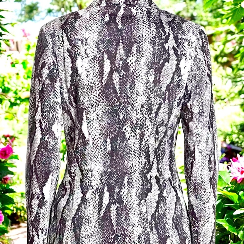 St John Black & White Snakeskin Python Print Cott… - image 8